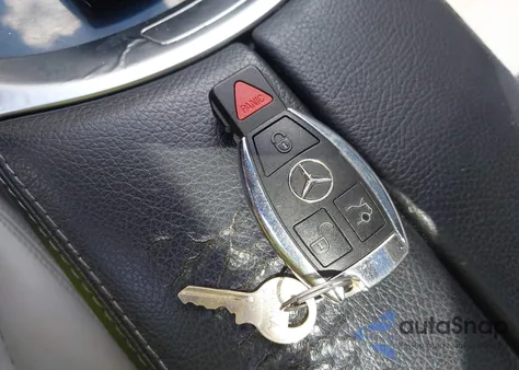 2015 Mercedes-Benz C 300 Luxury/Sport из США, поврежденный, VIN 55SWF4JB3FU092455